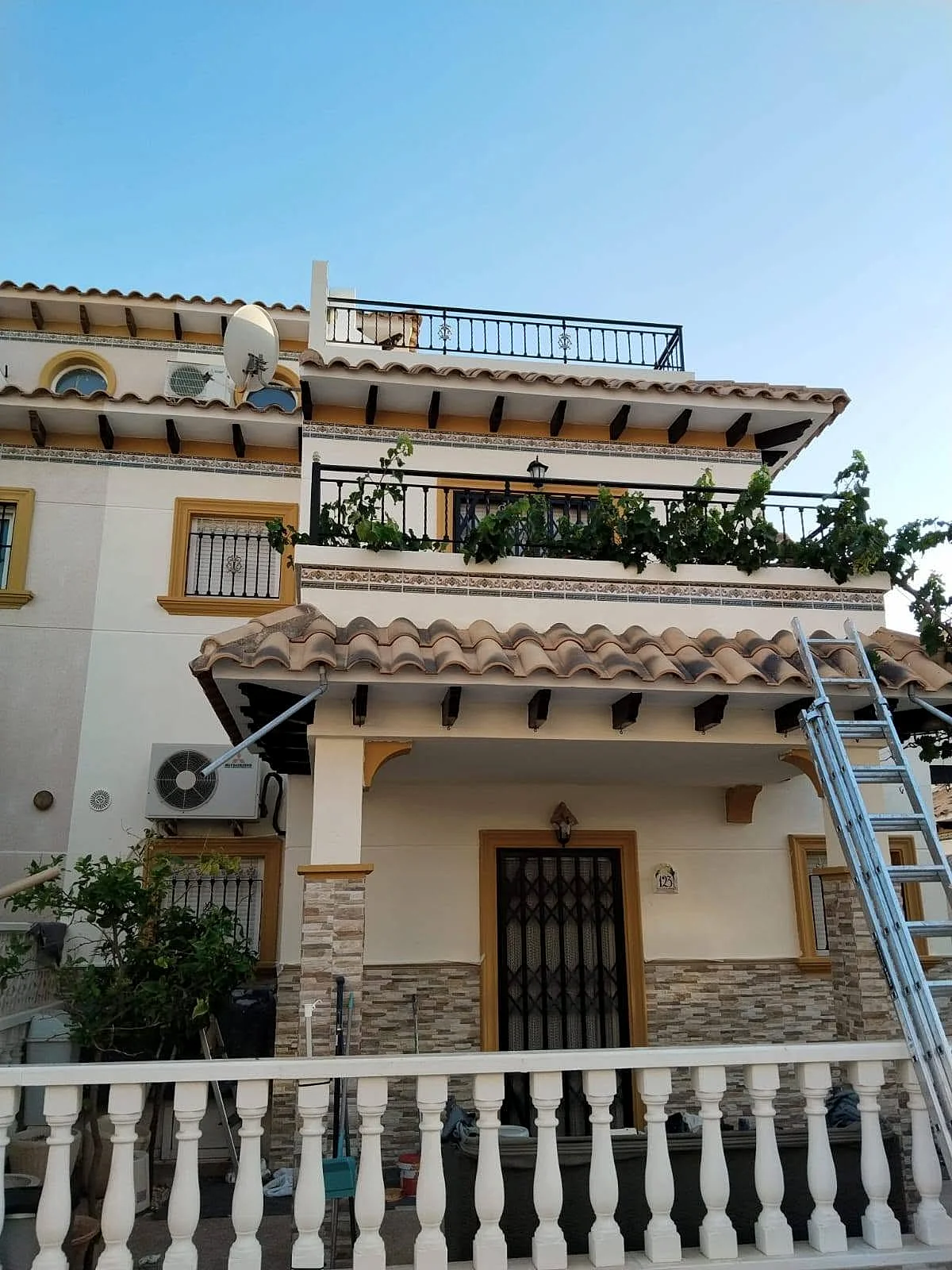 Pintura exterior en Orihuela Costa — foto 4 de 6
