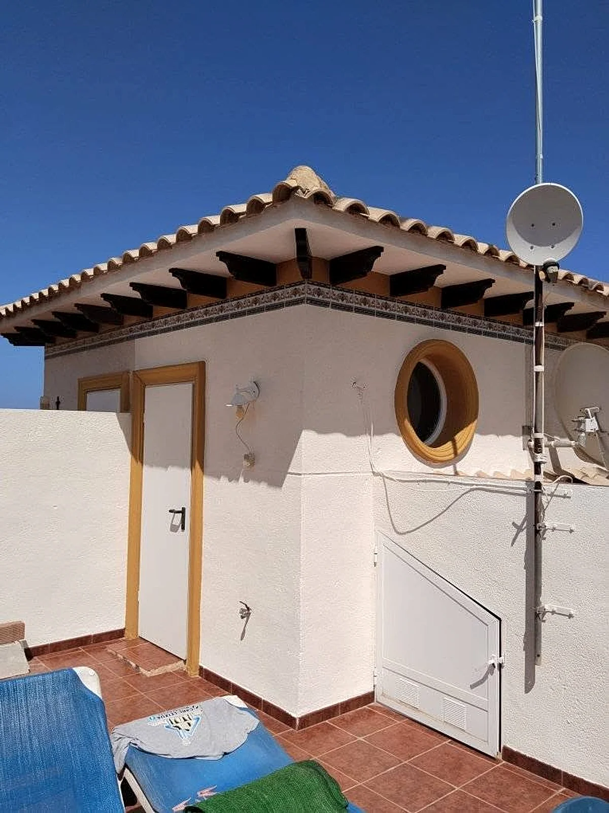Pintura exterior en Villamartín — foto 12 de 14