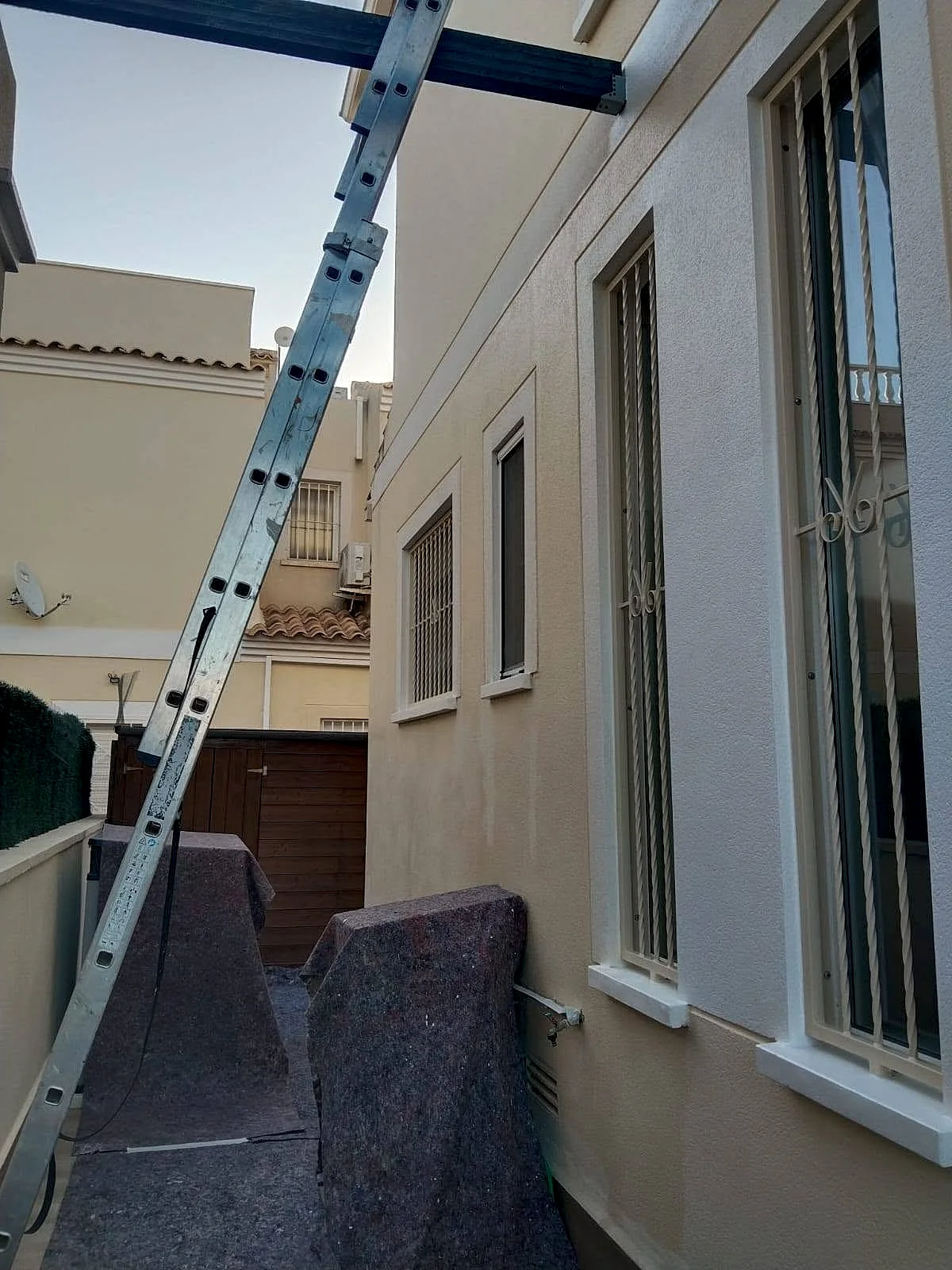 Pintura exterior en Zona La Veleta — foto 10 de 12