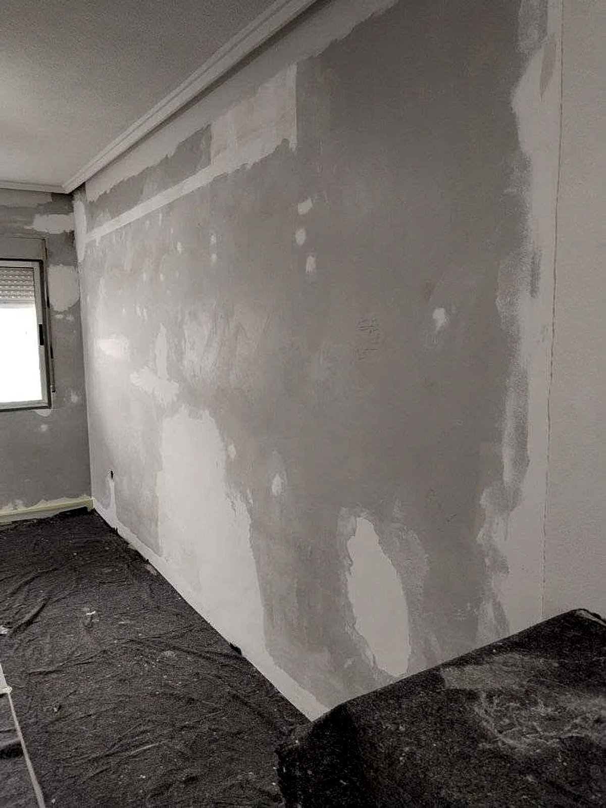 Pintura interior junto al Carrefour de Torrevieja — foto 11 de 14